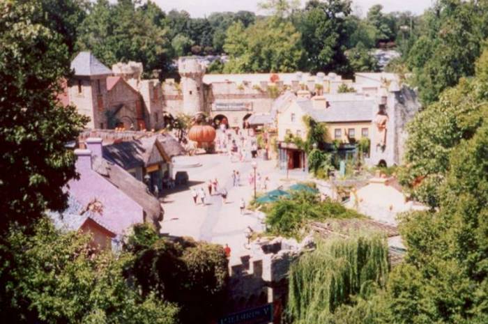 Click to go to Busch Gardens

Photo courtesy of Lynn Brenzel-Radojevic