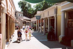 Photo courtesy of Lynn Brenzel-Radojevic